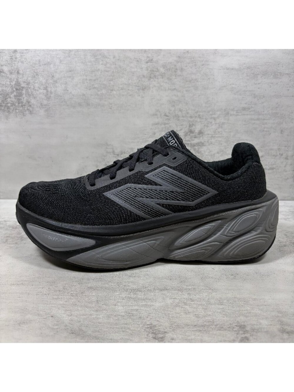 New Balance Fresh Foam X More v6 Trail Running Shoes - Men's Size 9.5 2E - Black